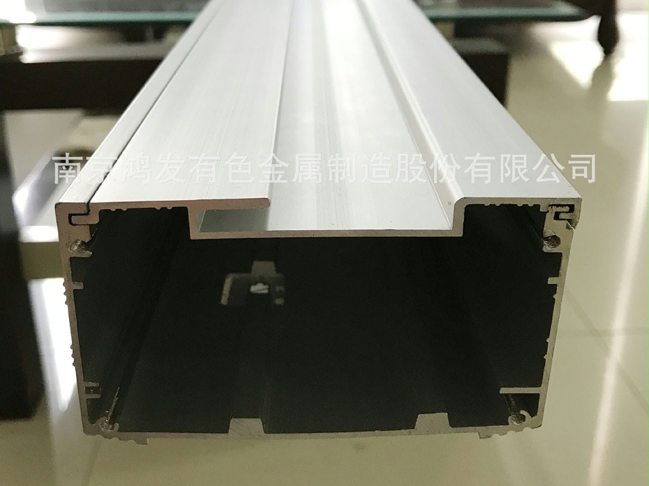 電動(dòng)汽車(chē)充電樁外殼